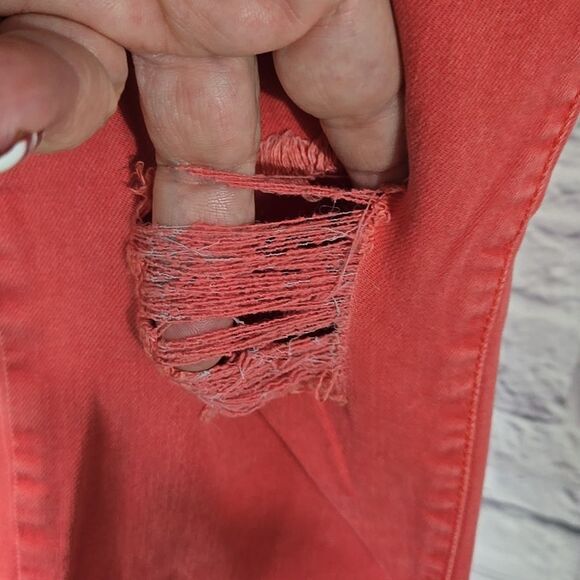 American Eagle Jegging Crop AEO Twill Jeans Mid-Rise Red Denim Raw Edge Women's - Picture 4 of 10